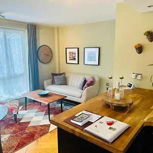 https://trinity-house-flat-2.yorkshirehotels.net